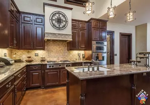 568 Lago Lindo Rd E, Palmdale, CA 93550 photo 8