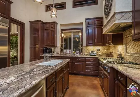568 Lago Lindo Rd E, Palmdale, CA 93550 photo 7