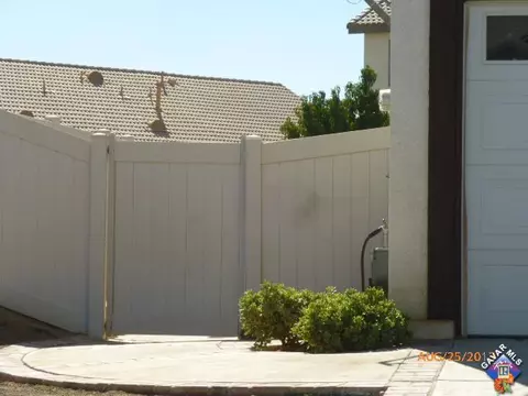 36725 Windtree Cir, Palmdale, CA 93550 photo 2