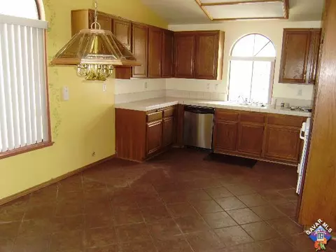 1041 Stephanie Ct, Lancaster, CA 93535 photo 4