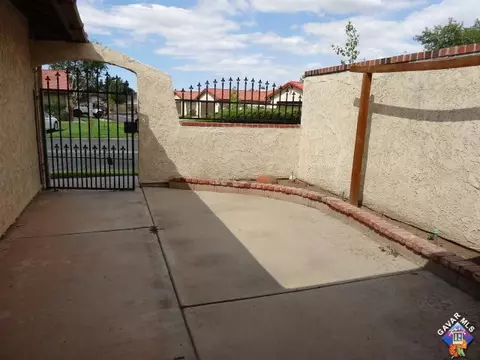 1124 E Avenue J12, Lancaster, CA 93535 photo 3