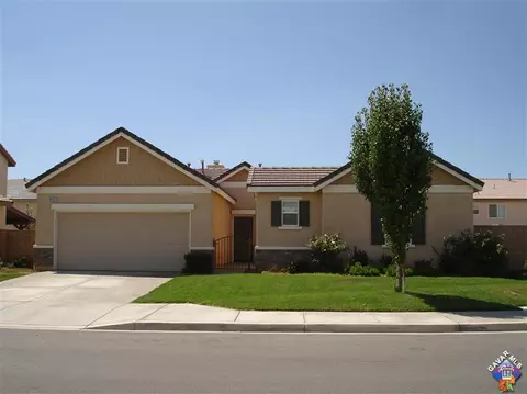 43137 Yaffa St, Lancaster, CA 93535 photo 2