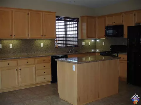 43137 Yaffa St, Lancaster, CA 93535 photo 4