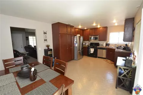 1702 Avenue R3 E, Palmdale, CA 93550 photo 3