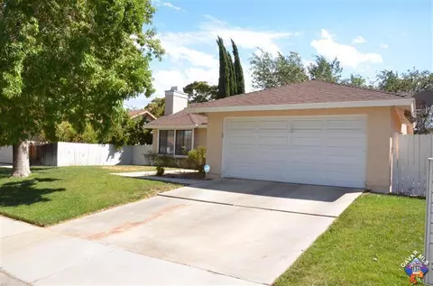 1702 Avenue R3 E, Palmdale, CA 93550 photo 2