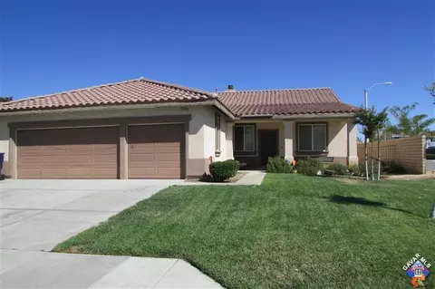 6303 Starview Dr, Lancaster, CA 93536 photo 2