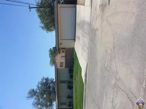 45603 Newtree Ave, Lancaster, CA 93535 photo 2