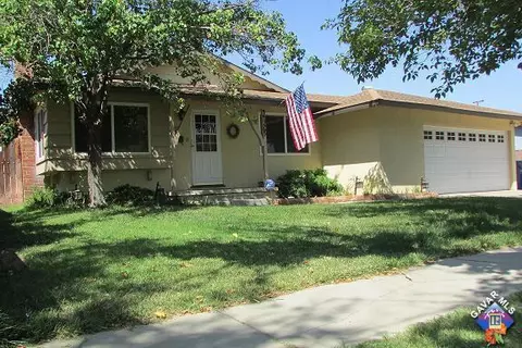 44265 4th St, Lancaster, CA 93535 photo 2