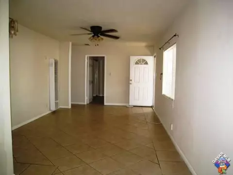 38709 31st St, Palmdale, CA 93550 photo 2