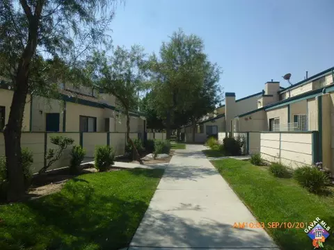 44544 E 15th St #8, Lancaster, CA 93535 photo 2