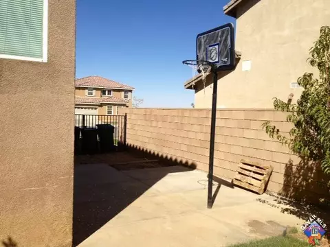 3030 San Ramon Dr, Lancaster, CA 93535 photo 7