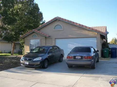 2277 Cimmaron St, Lancaster, CA 93535 photo 2