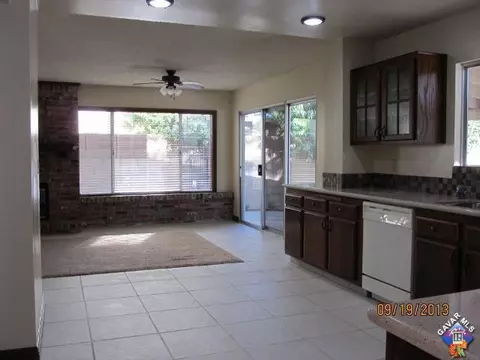 728 Whitlatch Dr, Lancaster, CA 93535 photo 12