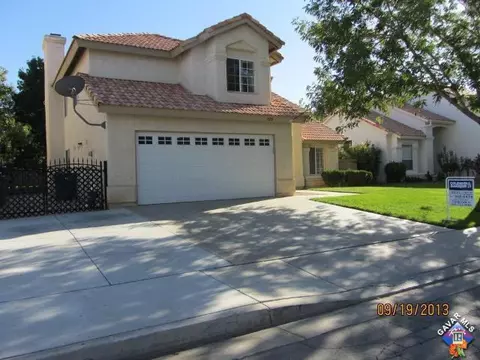 728 Whitlatch Dr, Lancaster, CA 93535 photo 3