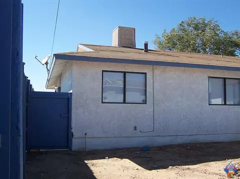 15878 Koch St, Mojave, CA 93501 photo 2