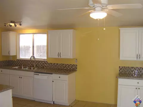 38411 32nd St, Palmdale, CA 93550 photo 4