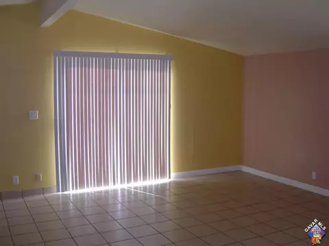 38411 32nd St, Palmdale, CA 93550 photo 2