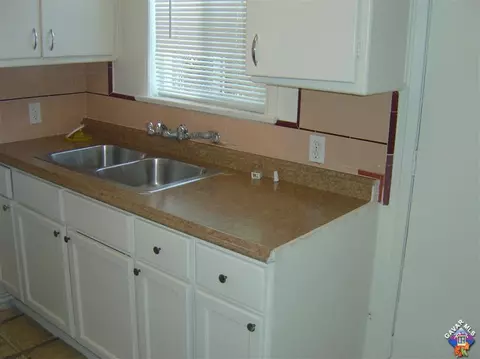 38512 10th St, Palmdale, CA 93550 photo 2
