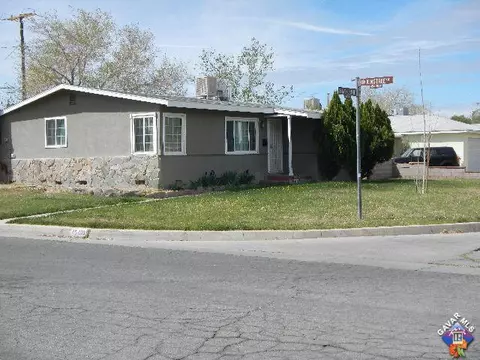 45421 Kingtree Ave, Lancaster, CA 93534 photo 1