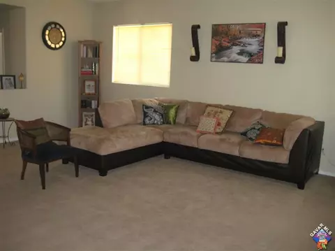 2834 Emerald Ln, Lancaster, CA 93535 photo 3