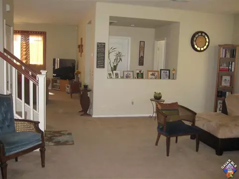 2834 Emerald Ln, Lancaster, CA 93535 photo 2