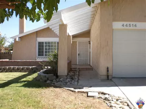 44514 Fenhold St, Lancaster, CA 93535 photo 3