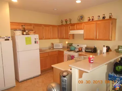 44118 Greentree Ct, Lancaster, CA 93535 photo 2