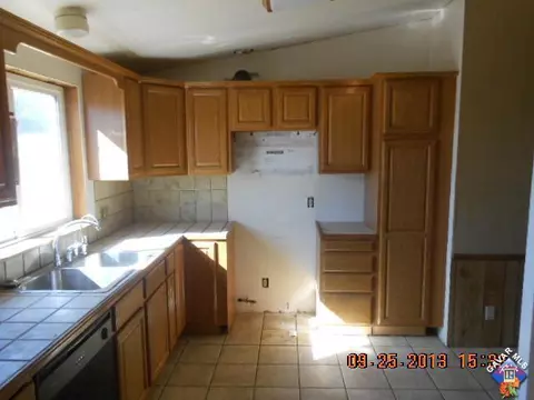 12169 Kostopolous Ave, Boron, CA 93516 photo 4