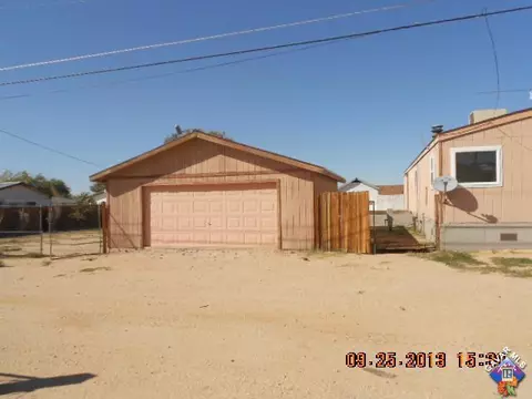 12169 Kostopolous Ave, Boron, CA 93516 photo 2