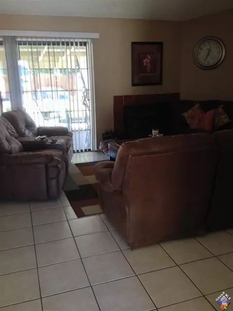37748 50th St, Palmdale, CA 93552 photo 4