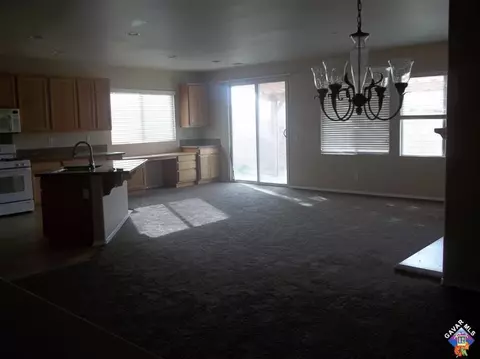 6142 Starview Dr, Lancaster, CA 93536 photo 4