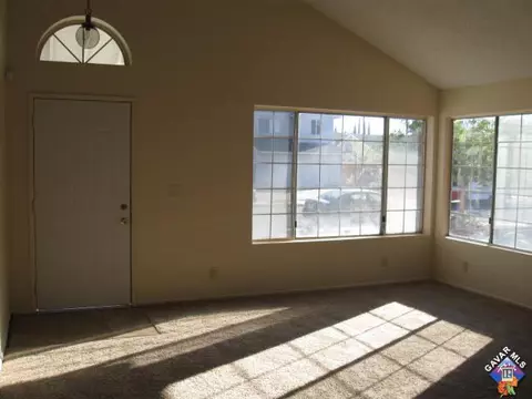 4825 Katrina Pl, Palmdale, CA 93552 photo 4