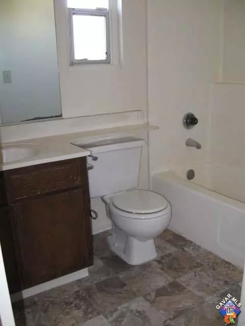 4825 Katrina Pl, Palmdale, CA 93552 photo 8