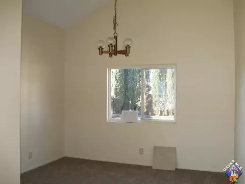4825 Katrina Pl, Palmdale, CA 93552 photo 6
