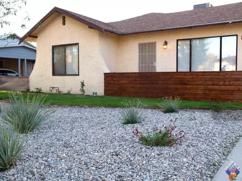 44521 Cedar Ave, Lancaster, CA 93534 photo 2