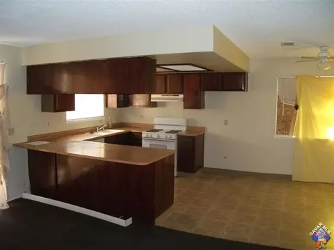 2836 E Lingard St, Lancaster, CA 93535 photo 5