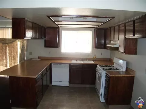 2836 E Lingard St, Lancaster, CA 93535 photo 6