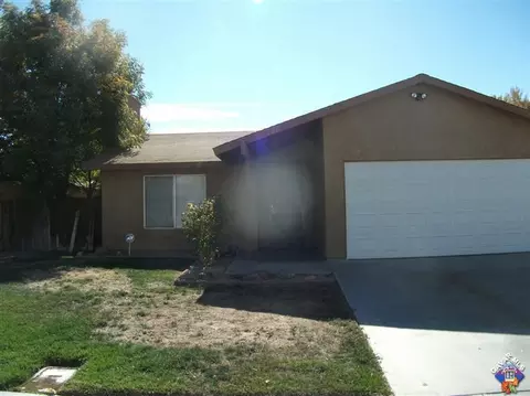 2836 E Lingard St, Lancaster, CA 93535 photo 2