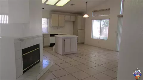 39802 Tesoro Ln, Palmdale, CA 93551 photo 3