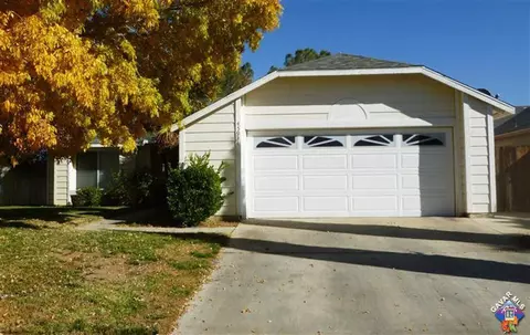 45934 Foxtail St, Lancaster, CA 93534 photo 2