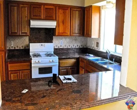 44925 Fenhold St, Lancaster, CA 93535 photo 6