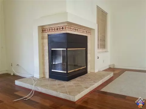 44925 Fenhold St, Lancaster, CA 93535 photo 4