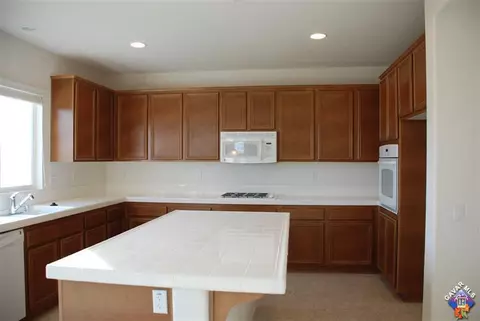 8830 Mora Ct, Lancaster, CA 93536 photo 4