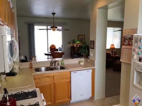 1515 Sutherland St, Lancaster, CA 93534 photo 11