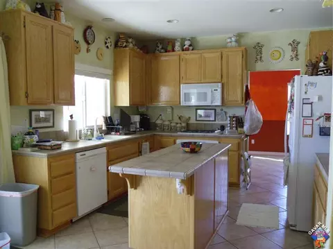 2022 Janet Dr, Lancaster, CA 93534 photo 5
