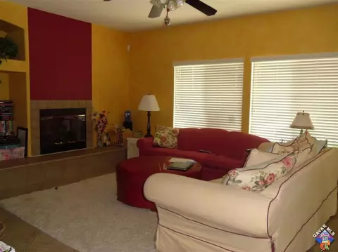 2022 Janet Dr, Lancaster, CA 93534 photo 2