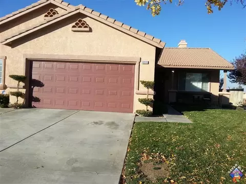 4313 Chalone Dr, Palmdale, CA 93552 photo 2