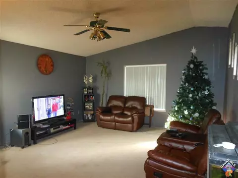 3036 Avenue S2 E, Palmdale, CA 93550 photo 3