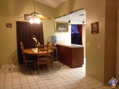 37653 31st St, Palmdale, CA 93550 photo 2