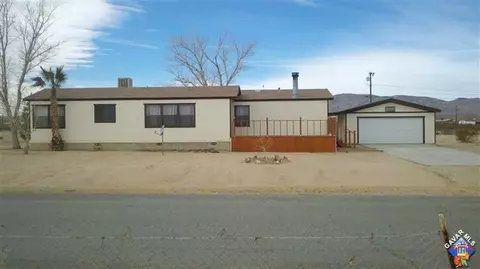 26311 Yucaipa St, Mojave, CA 93501 photo 2